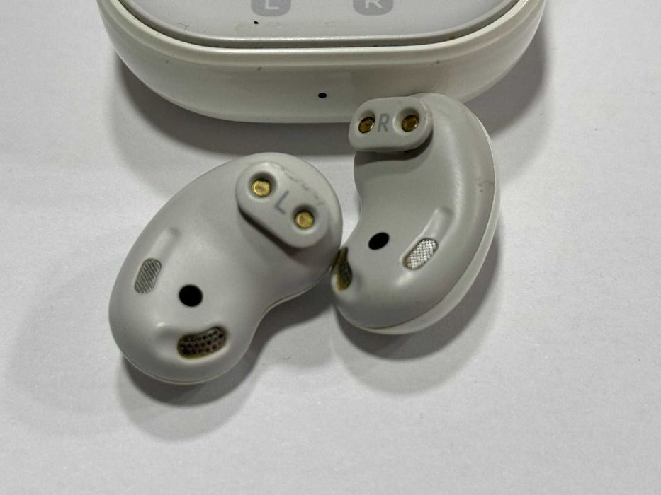 Samsung Buds Live - Бели