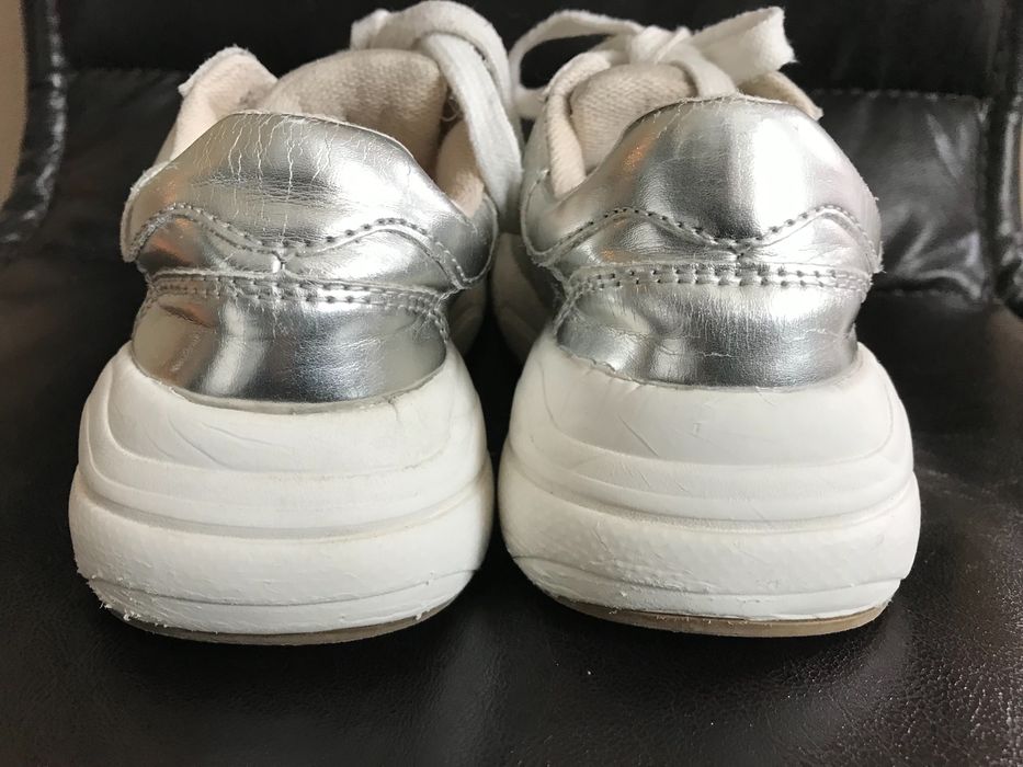 Сникърси 30 номер. ниски обувки Zara за момиче  27 номер