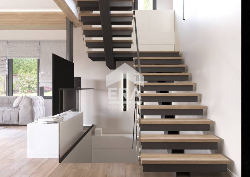 Редова къща с двор и двоен гараж в подножието на планина Витоша