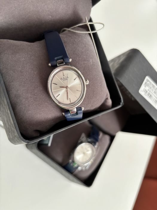 Ceas Titan Raga Viva cu cadran argintiu, analogic, femei, curea piele