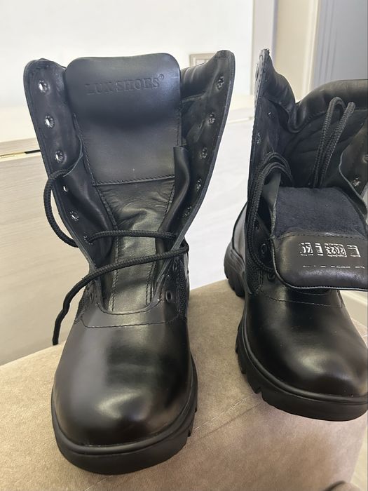 Продаю берцы димнесезонные