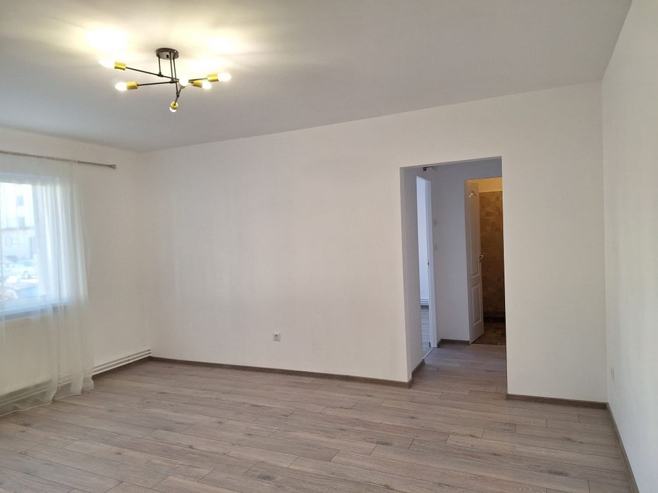 Vând apartament în micro 16