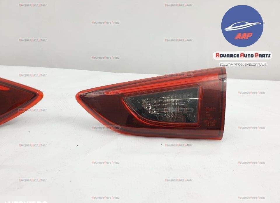 Stop stanga dreapta HALOGEN original in stare foarte buna Mazda CX-3 1