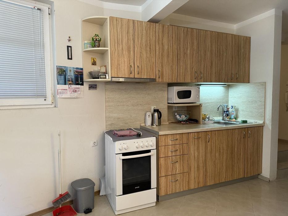 Дава се под наем Двустаен апартамент в Бургас, Център - 50 кв.м за 306 € - Снимка #1