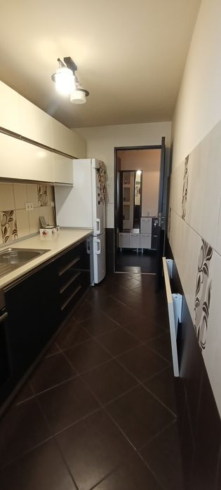 Închiriez apartament 3 camere decomandat