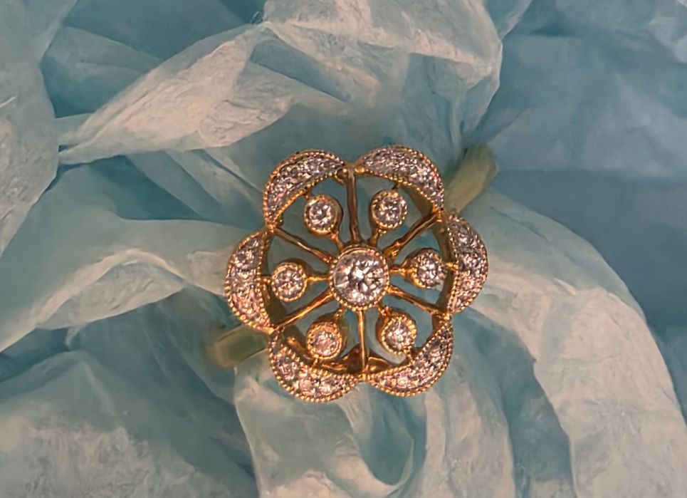 Нежное золотое кольцо