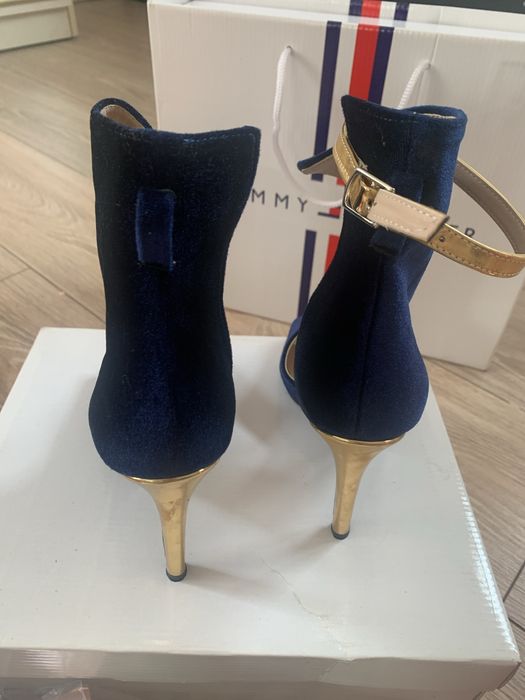 Женская обувь на каблуке. 37 размер.