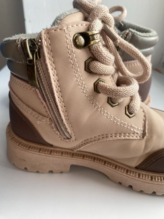 Ботинки. Размер 28. Носики с резиновыми элементами.