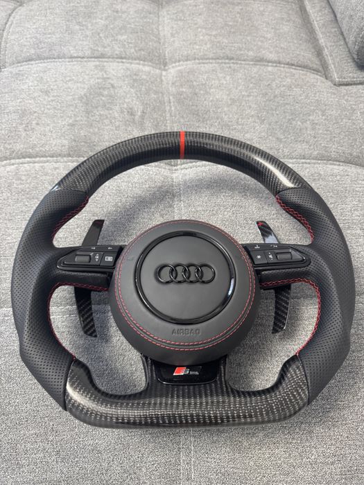 Volan Audi cu carbon , custom , a3 a4 a5 a6 a7 a8