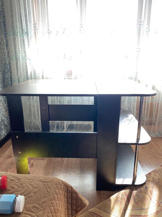 Стол для гостиной