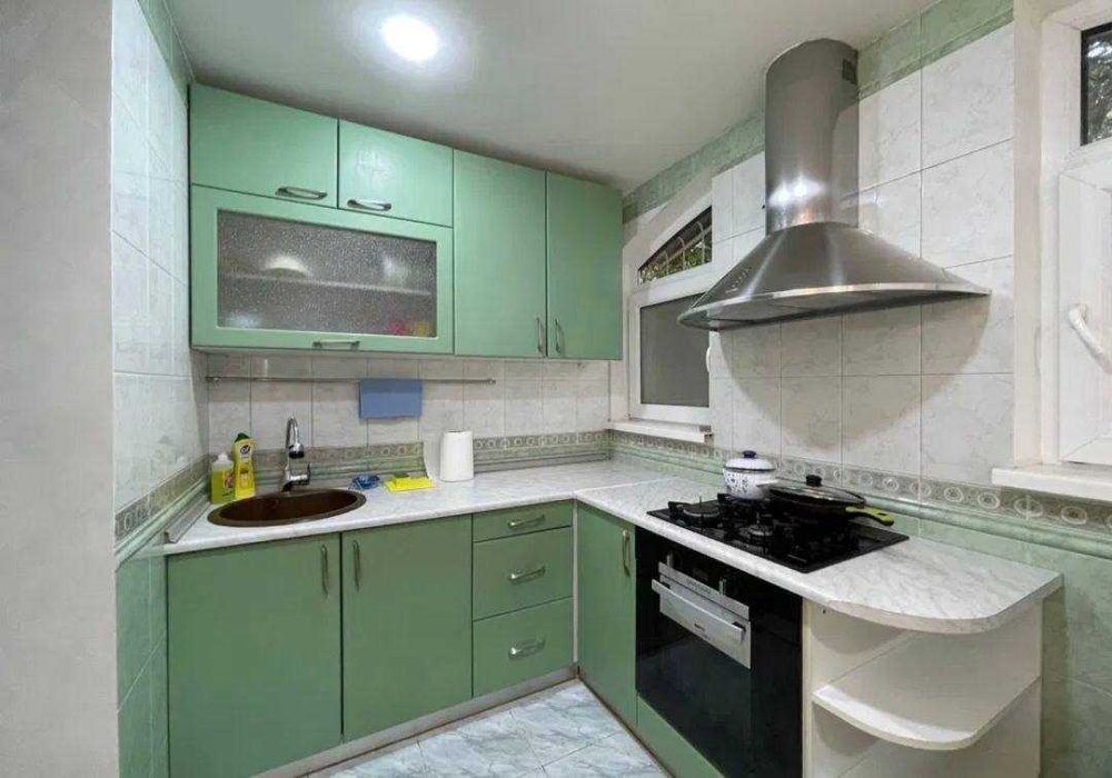 ПРОДАЕТСЯ 1/2/4 на: Гидрометцентр  Юнусабадский район