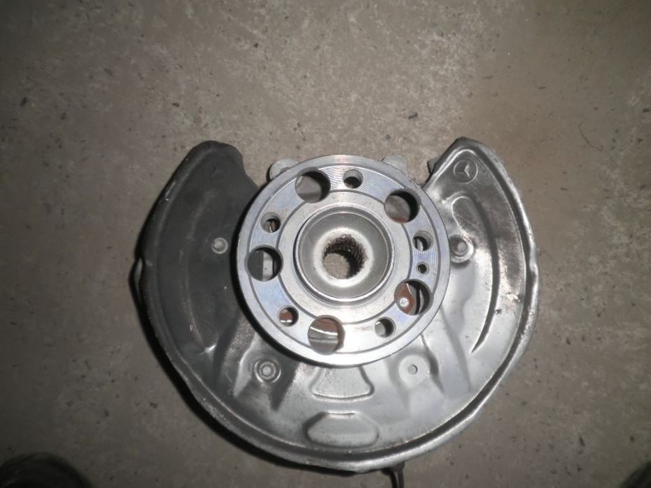 fuzeta stanga/ dreapta spate mercedes c class w205