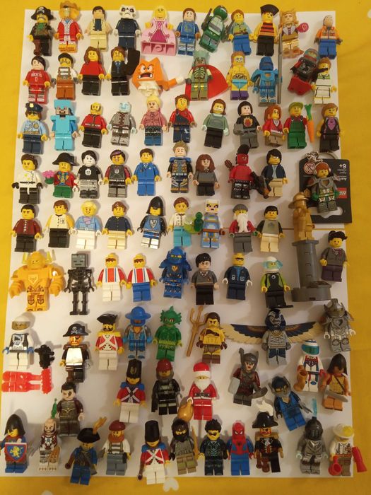 Lego minifigurine din toate temele si perioadele