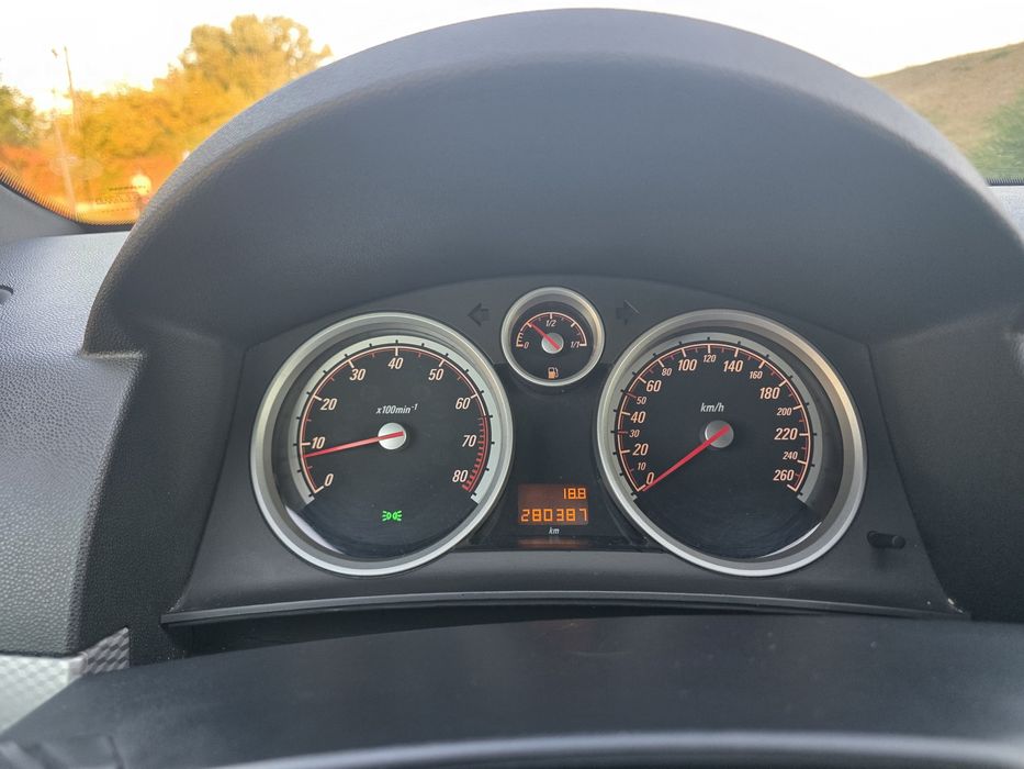 Opel Astra H GTC