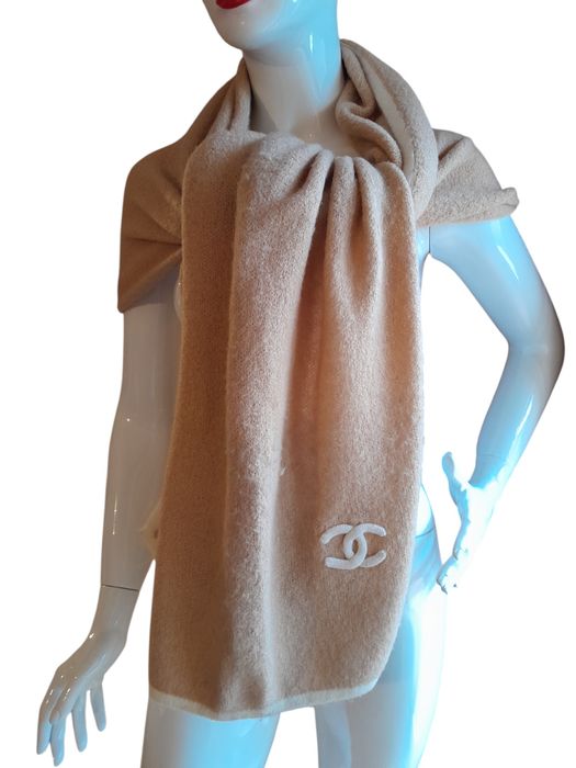 Chanel зимни шалове