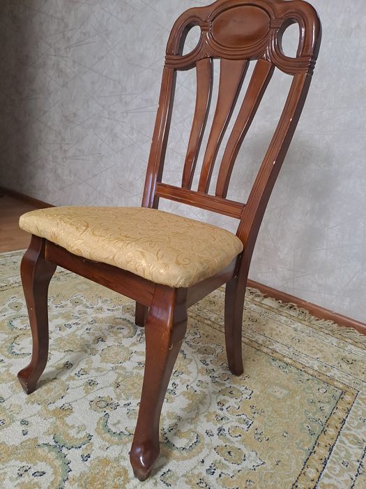 Стол и 8 стульев