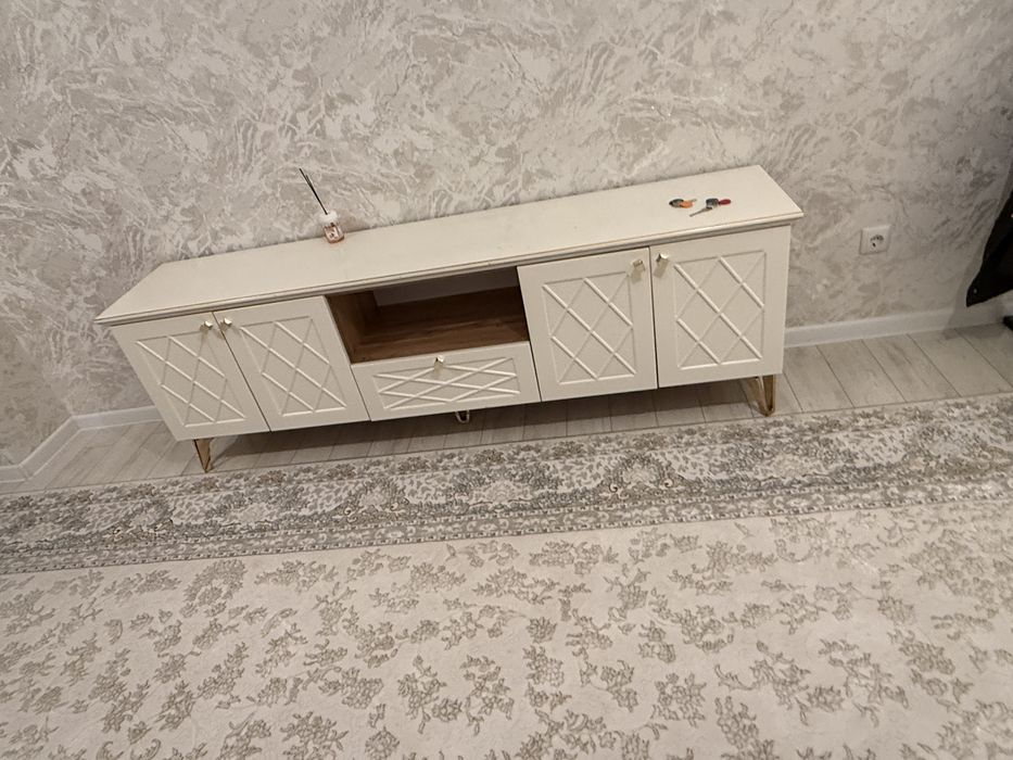 Продом тумбу под тв