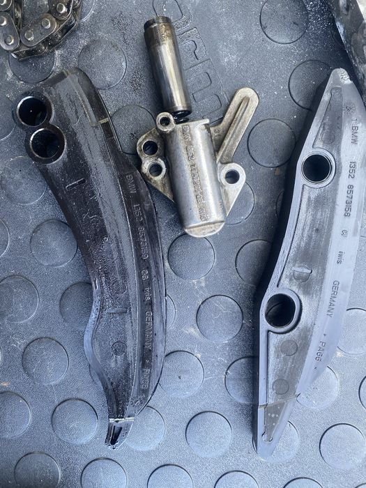 Капак ангренажна верига + пълен комплект вериги BMW / MINI N47C20A