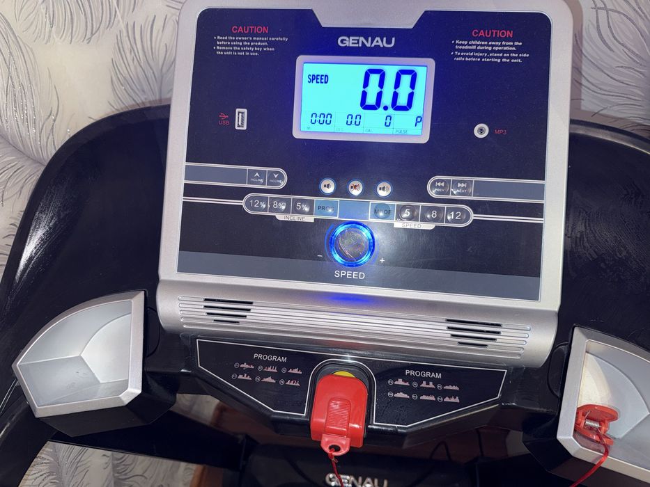 Беговая дорожка Genau Evolution M800