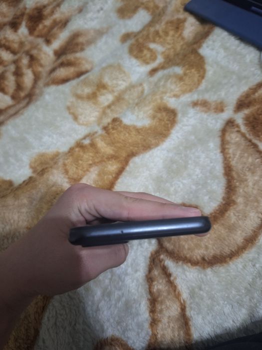 Самсунг А12. Продаю за 25000 есть торг