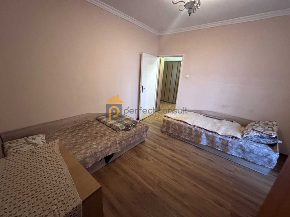 Дава се под наем Тристаен апартамент в Пловдив, Христо Смирненски - 100 кв.м за 465 € - Снимка #1