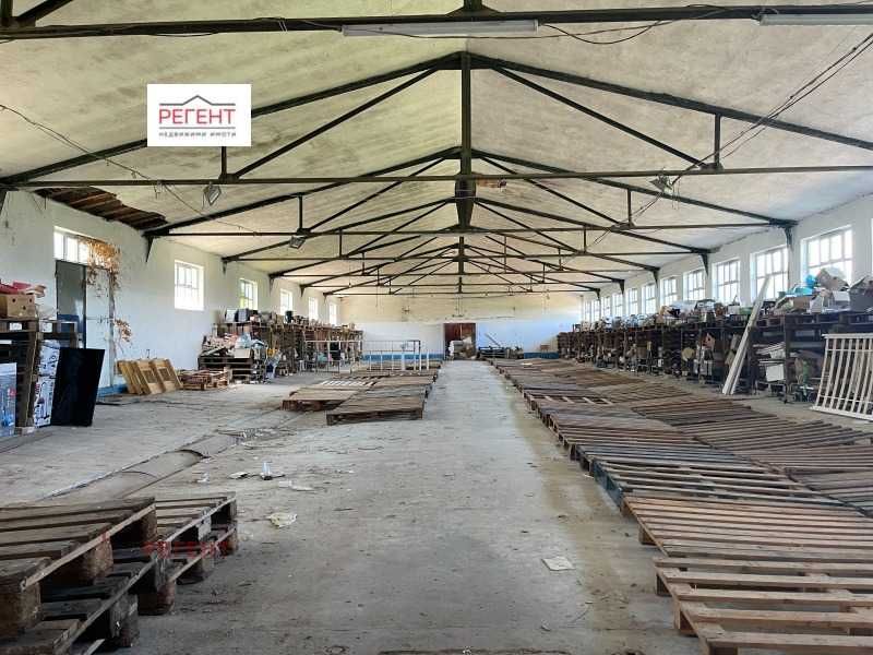 Продава се имот с 6 декара обща площ в гр.Дряново