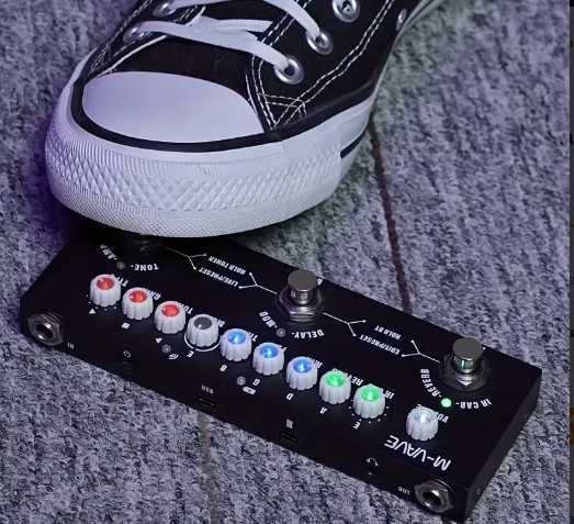 Продавам ефект процесор за китара M-VAVE Cube Baby