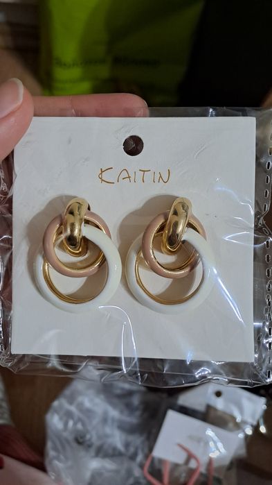 Продаю серьги разные