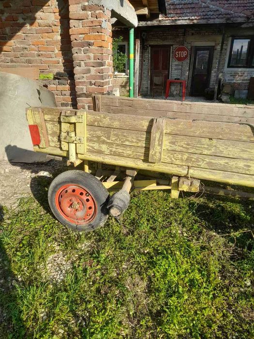 Продавам каруца