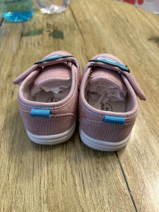 Буйки за момиче