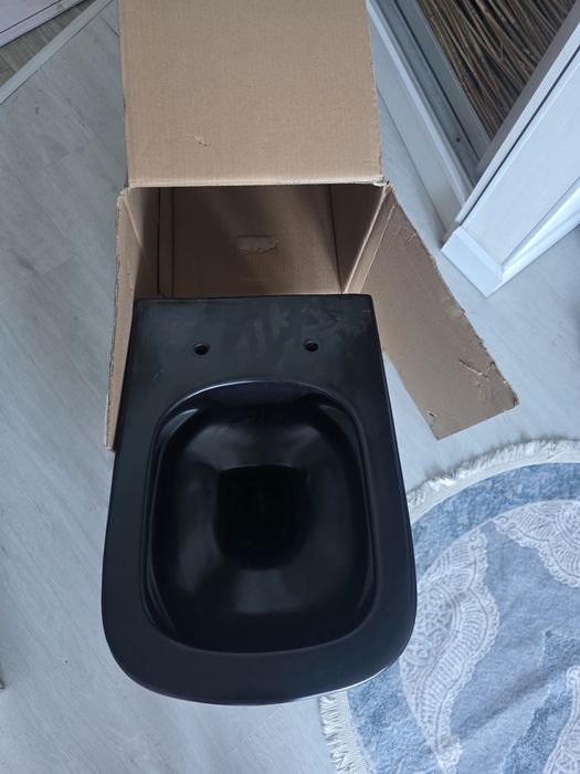 Продам унитаз навесной тупецки новый