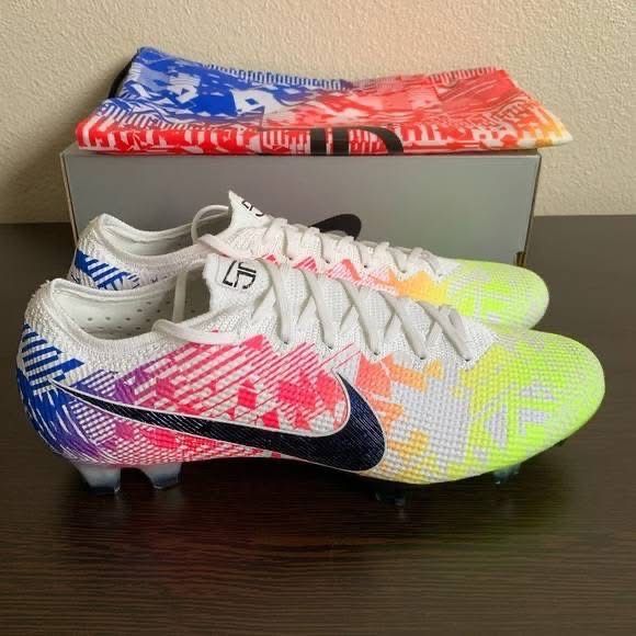 Vand ghete de fotbal Nike Phantom