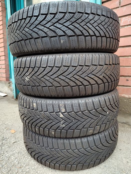 Продавам 4 зимни гуми 205/60/16 Falken