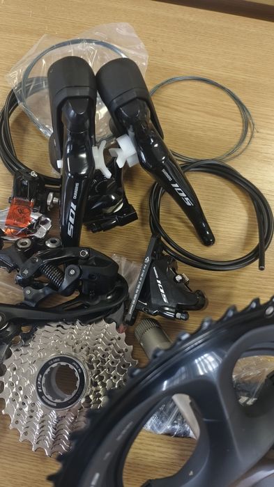 GROUPSET: Shimano 105 R7000 - 2X11 SPEED – Hydraulic Brakes