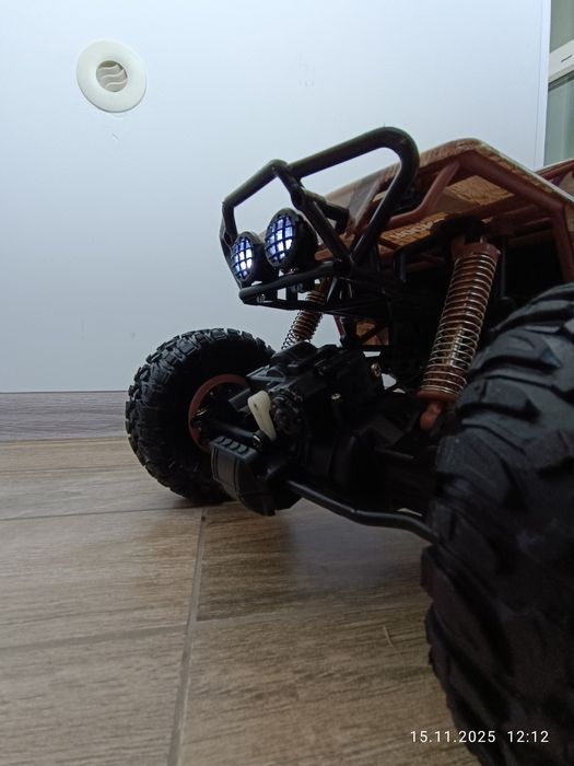 Продам радиоуправляемую машинку