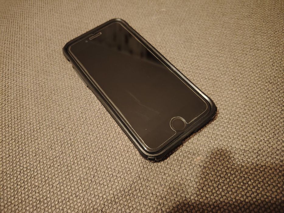 Iphone 6S negru cu husa