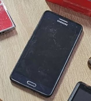Продаю телефон Samsung на запчасти