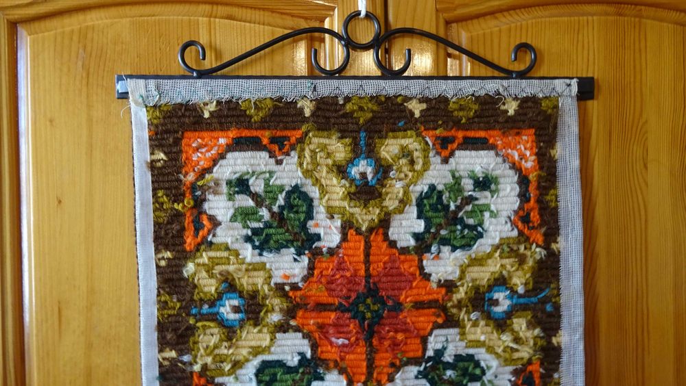 Пана декорация, ръчна изработка от вълнени конци и орнаменти