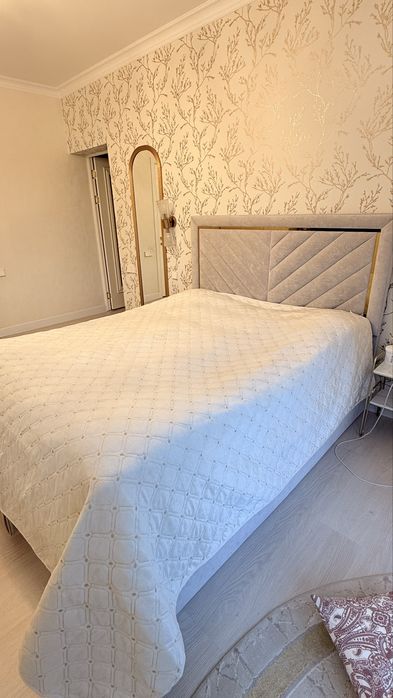 Срочно продам двухспальную кровать!
