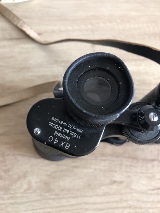 Se vinde sau se schimba acest binoclu 8x40