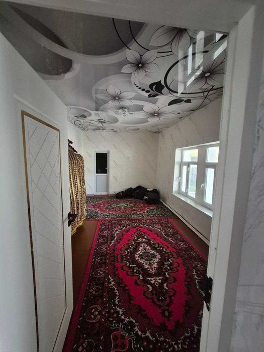 Barcha qulayliklarga ega Hovli sotiladi