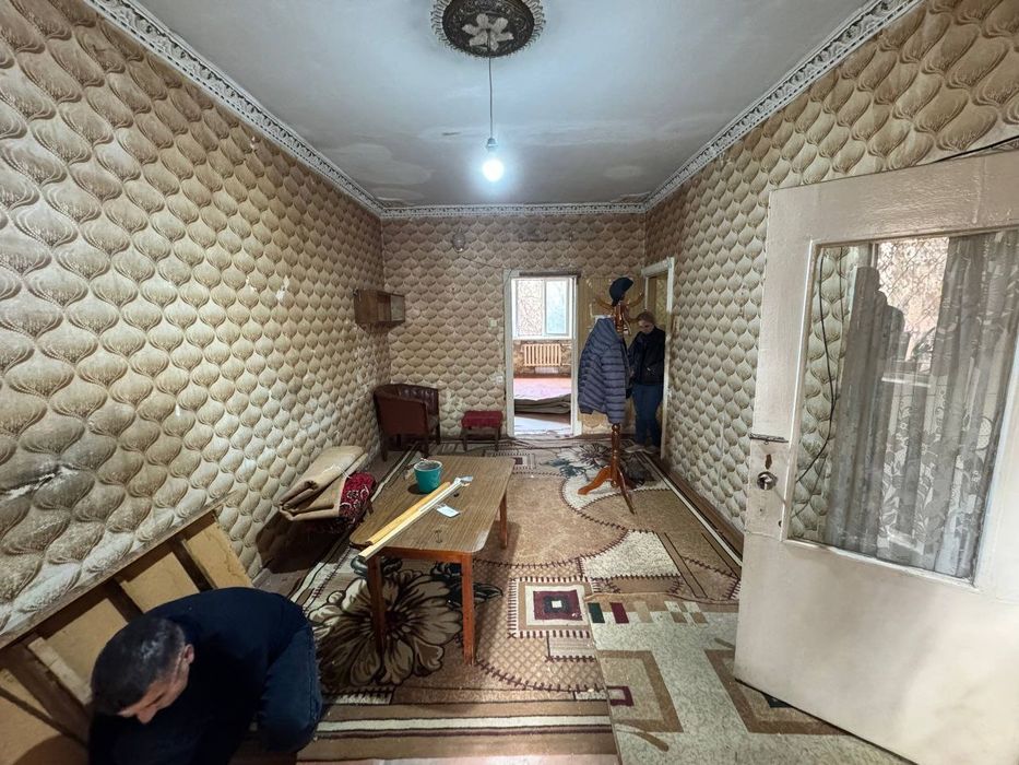 Продается 2 комнатная до метро Чиланзар 500 метр