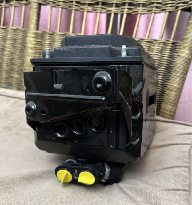 Аккумулятор на Бмв х7