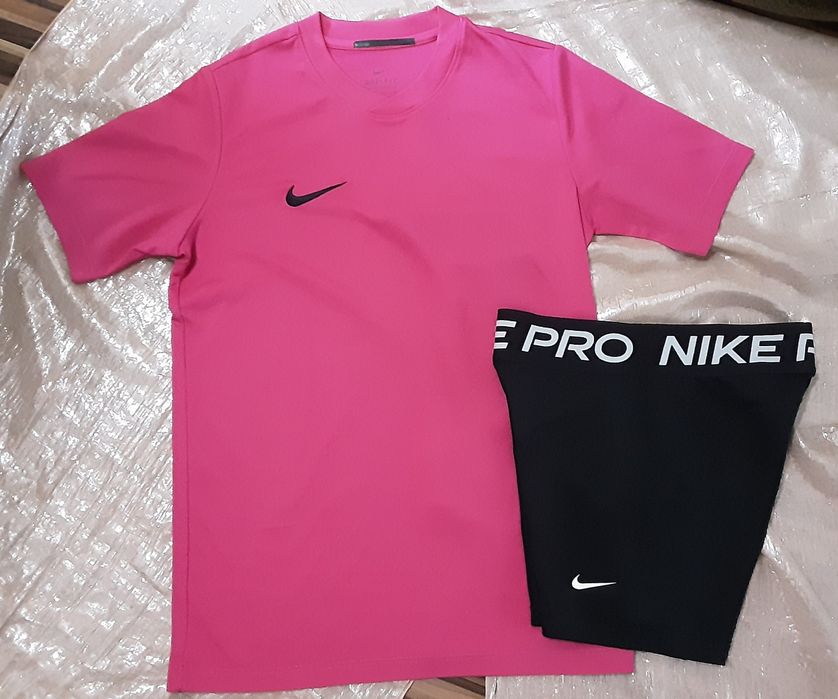 (L 147-158) NIKE оригинален сет за момиче 21€