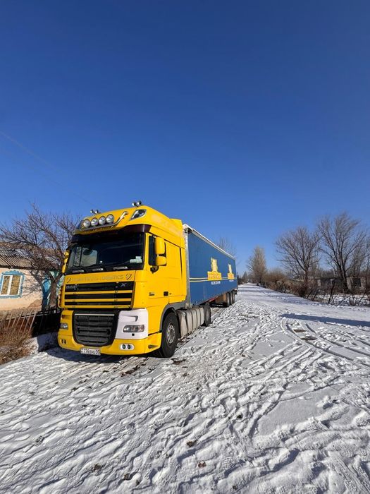 Фура -тягач Daf XF с прицепом