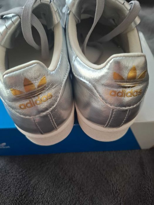 ADIDAS Superstar  39.5