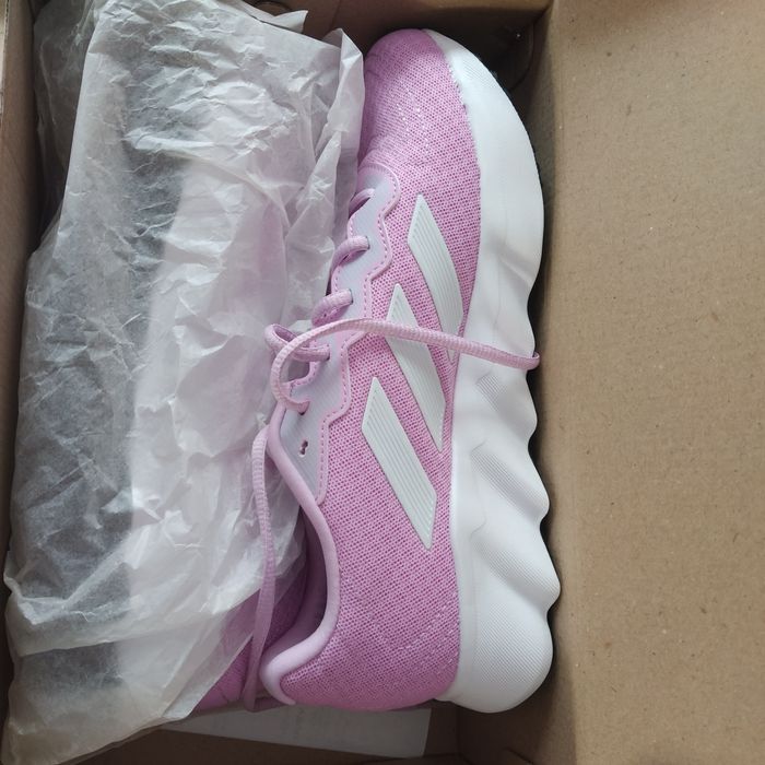 Дамски маратонки за бягане adidas