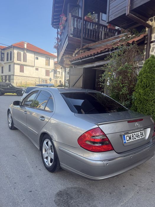 Продавам Mercedes E220
