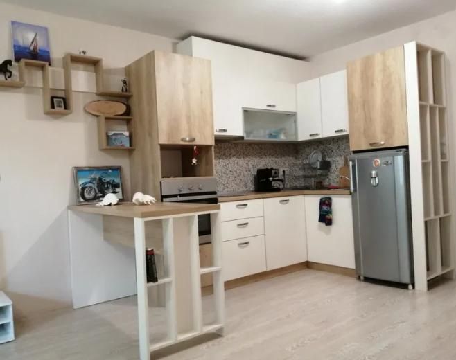 Дава се под наем Двустаен апартамент в Бургас, Братя Миладинови - 65 кв.м за 433.5 € - Снимка #1