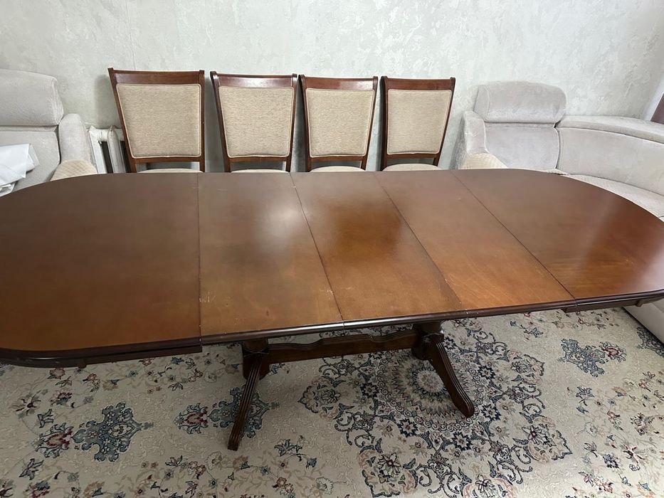 Стол для гостиной